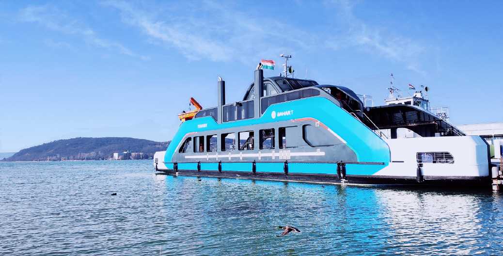 Schifffahrt  in Si&oacute;fok auf dem Plattensee | Balaton