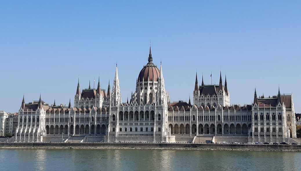 Budapest - die Perle an der majest&auml;tischen Donau.